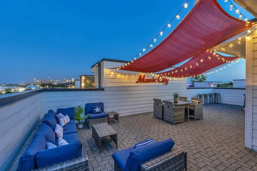New Rooftop With City Views Game Room DT Nash