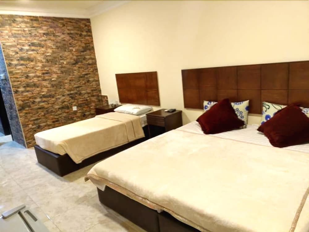 Mass Paradise Hotel