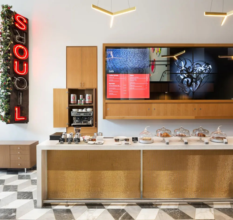 Le Meridien Columbus, The Joseph