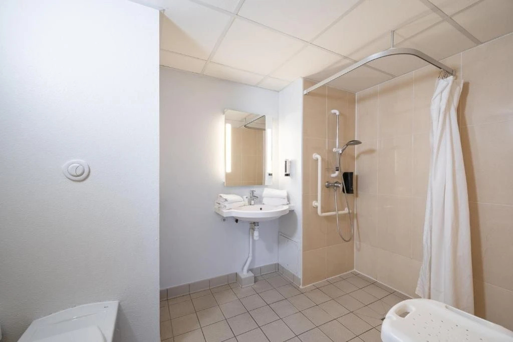 B&B HOTEL Saintes
