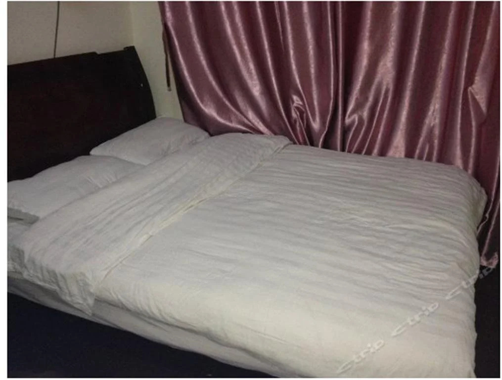 Qianshan Yake Express Inn