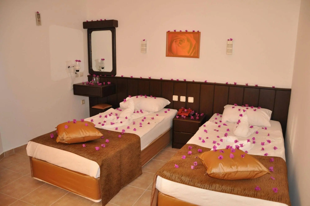 Kleopatra Celine Hotel