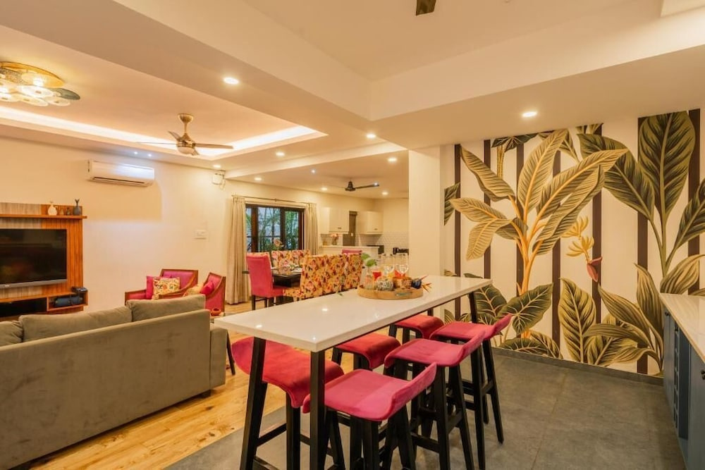 ELIVAAS 3 BHK with Pvt Pool - Azalea