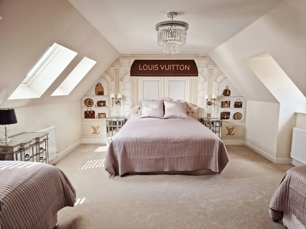 Six Bedroom New-build Detached House In Bicester