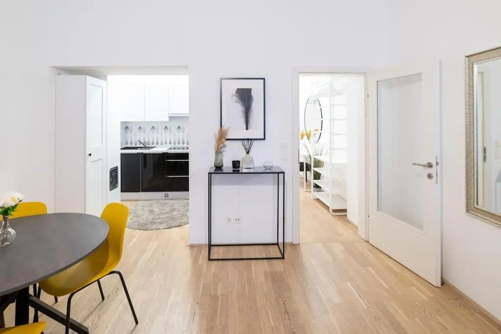 Beautiful apartment in Vienna's heart 1b