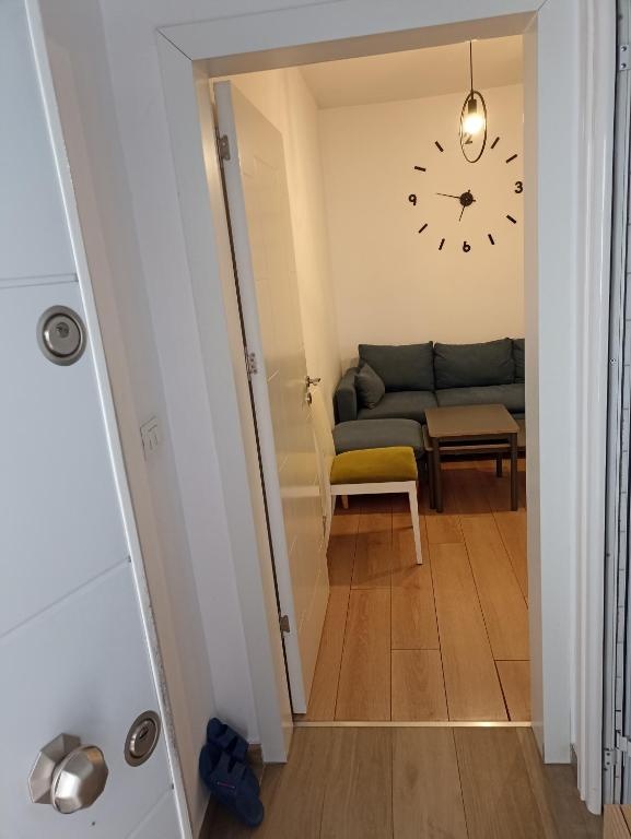 Lovely 1 bedroom apartment near Eye of Tirana