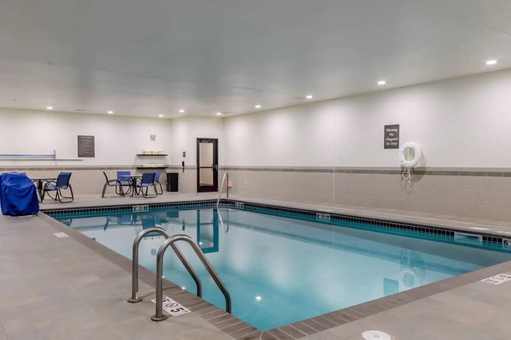 Comfort Inn & Suites Avera Southwest