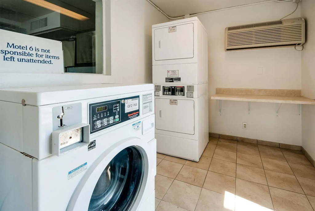 Motel 6-Lenexa, KS - Kansas City Southwest