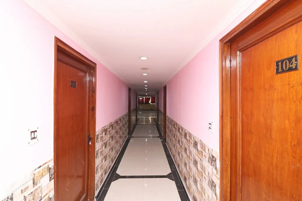 OYO 26906 Hotel Tarang