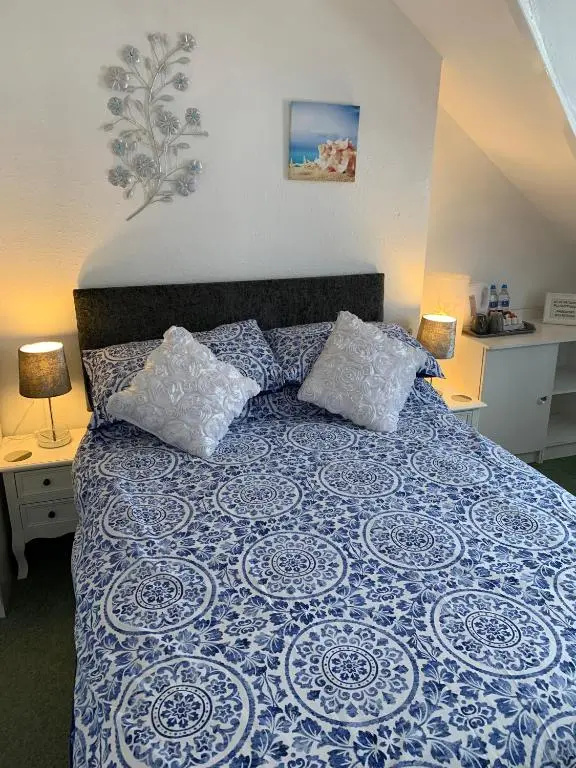 The George Guest House