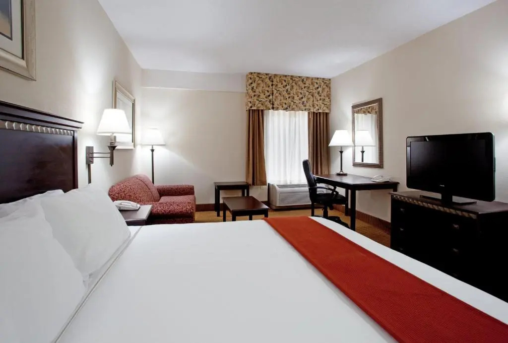 Lexington Inn and Suites