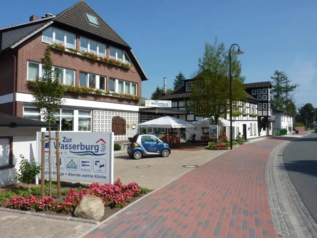 Akzent Hotel Zur Wasserburg - Hotel Garni bed & breakfast