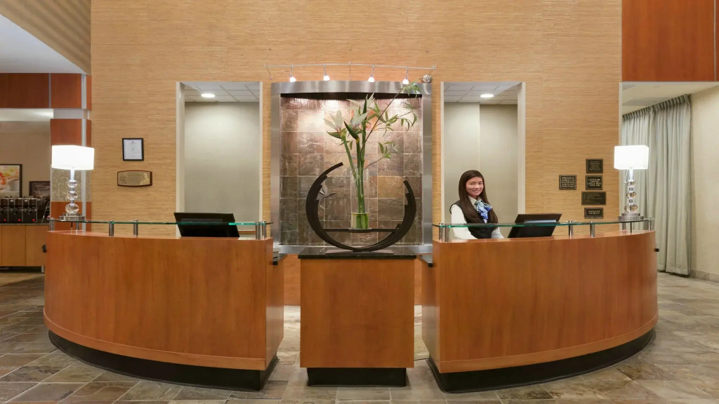 Holiday Inn Hotel & Suites Gateway by IHG