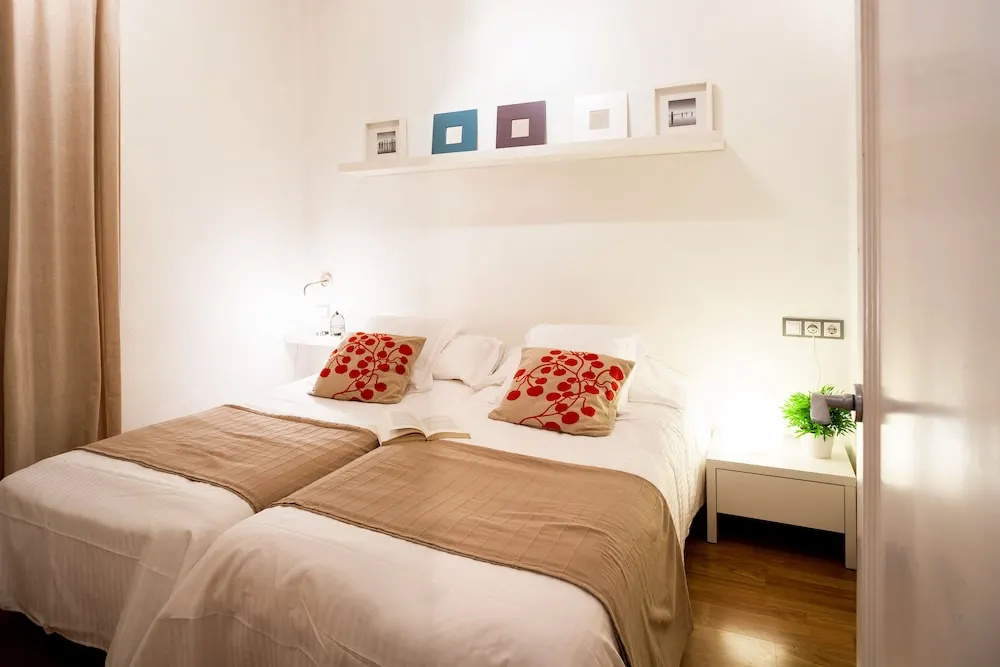 Feel at Home Gran VIA Apartments