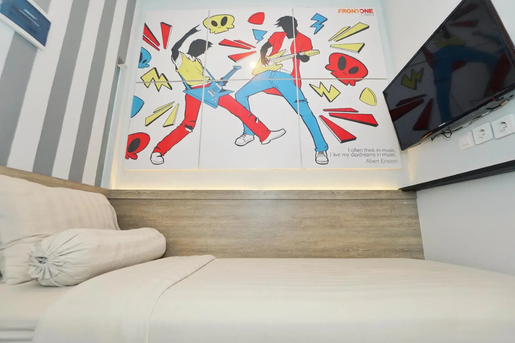 Front One Budget Hotel Tirtonadi Solo