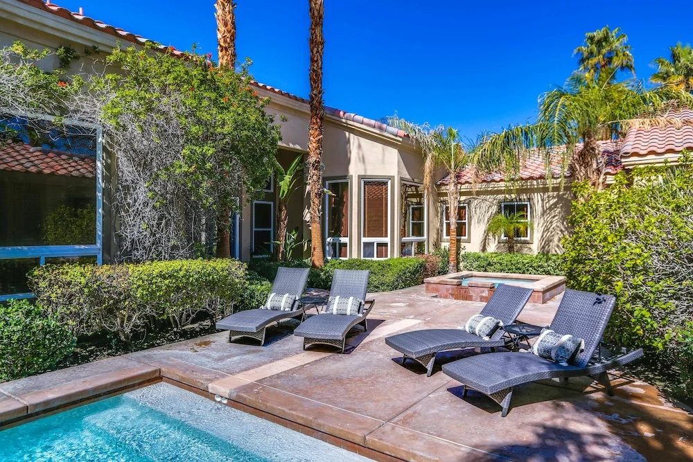 Golf View Drive - 4 Br Home