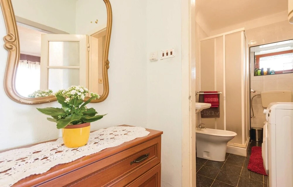 Beautiful Home in Lovran With Wifi and 2 Bedrooms