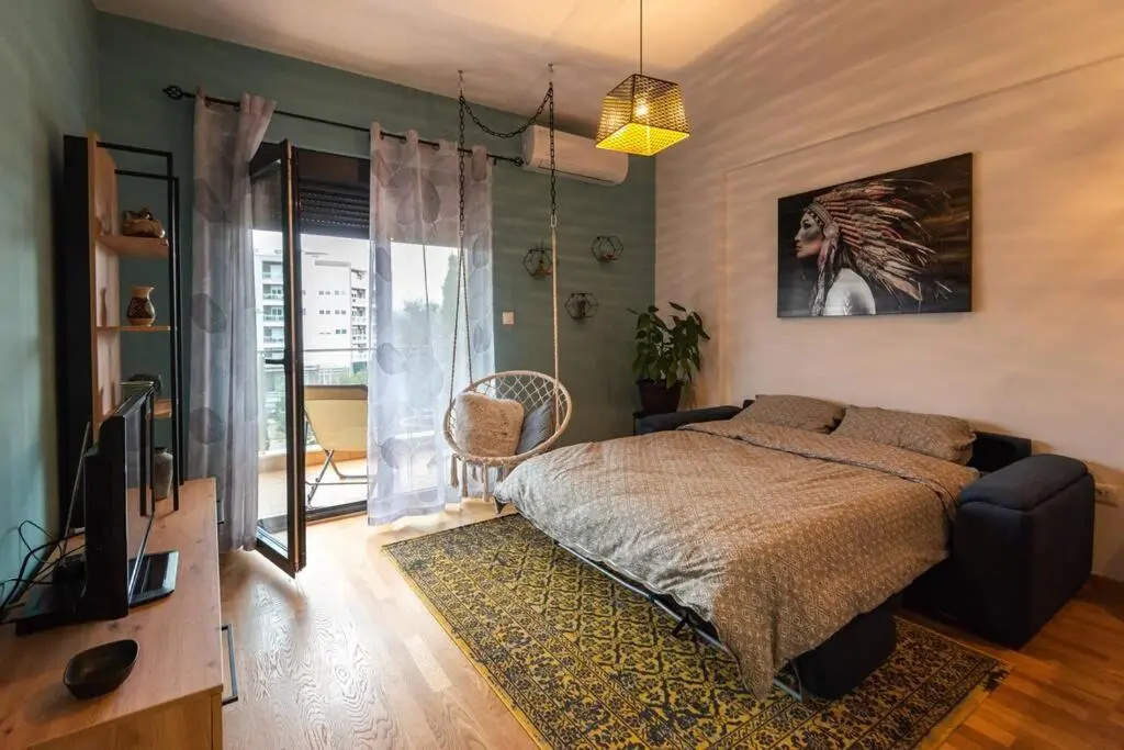 Modern, Bright and Cozy Apartment