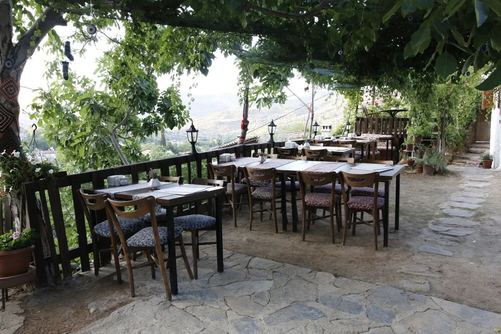 Shiraz Hotel & Restaurant