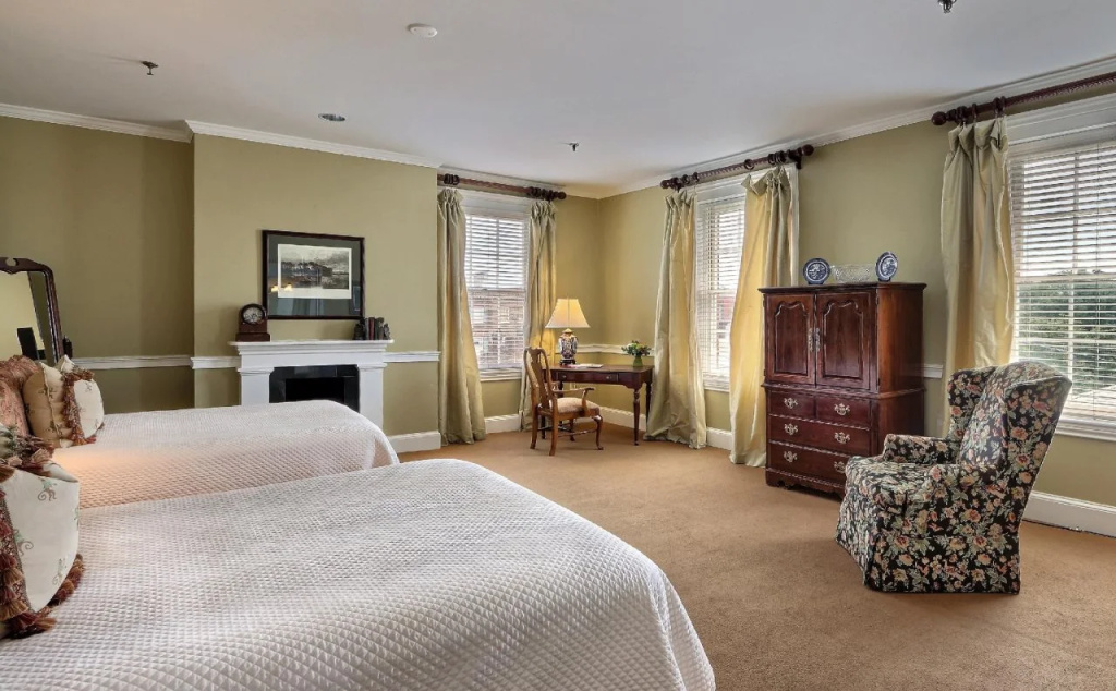 The Presidents Quarters Inn
