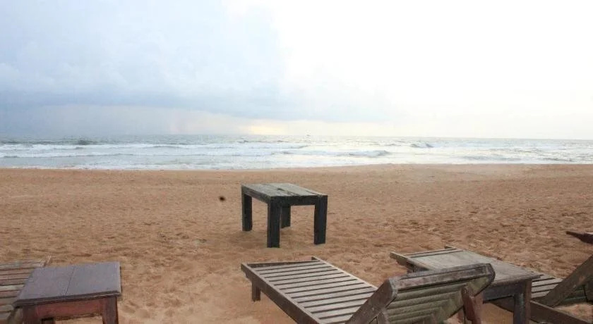 Warahena Beach Hotel