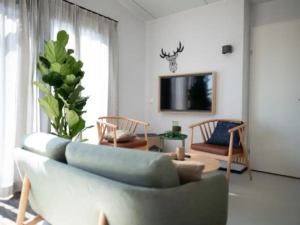 Modern Lodge With Dishwasher, Near the Beach