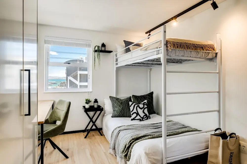 Cape Town City Holiday Apartment w Views for Days