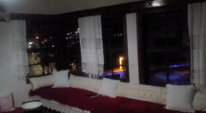 White House Hotel & Restaurant - since 1999
