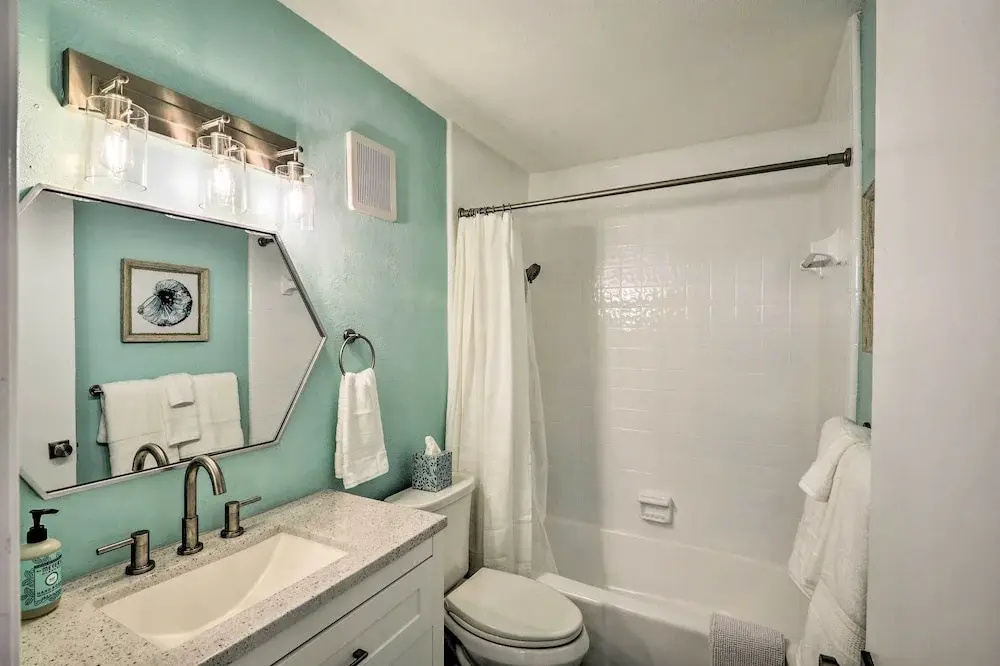Family Friendly Oceanfront Condo w/ Pool!