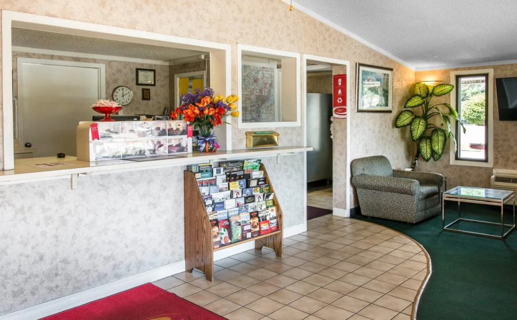 Rodeway Inn Madison Heights - Detroit