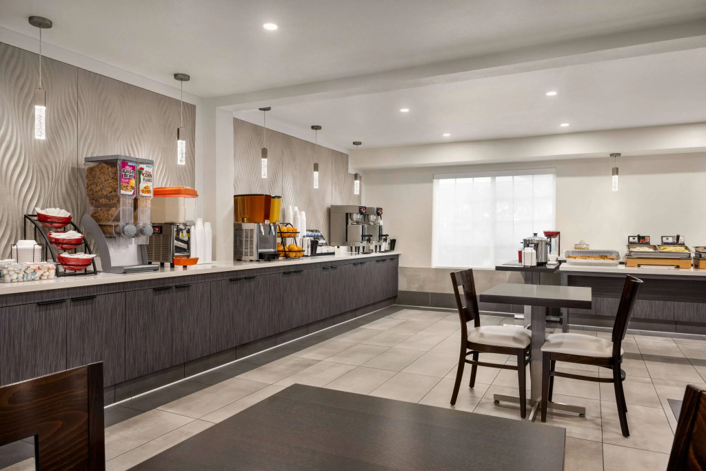 Ramada by Wyndham Anaheim Convention Center