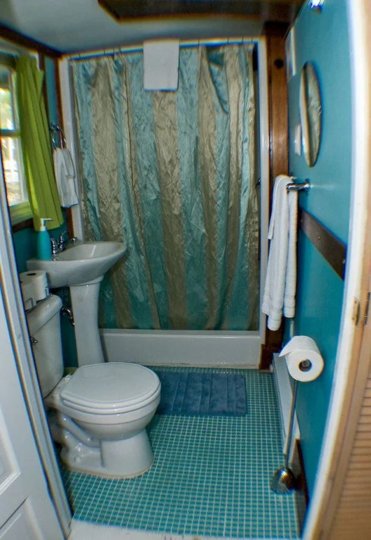 The Covington Houseboat