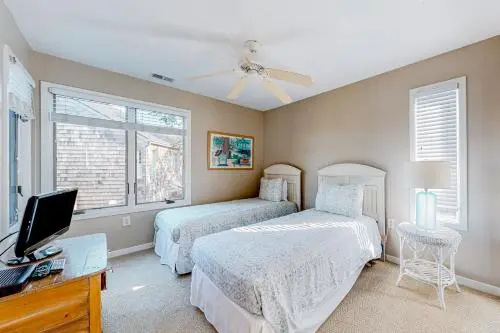4371 Windswept Lakeside