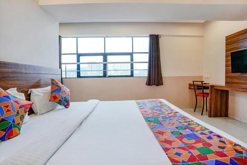 Fabhotel Paradise Inn