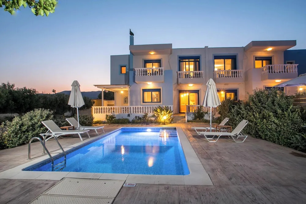 RITA MARE seafront villas heated Pools