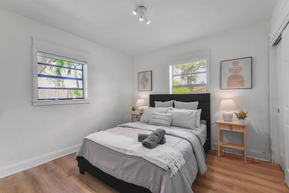 Wonderful 2BR House with Canal Access