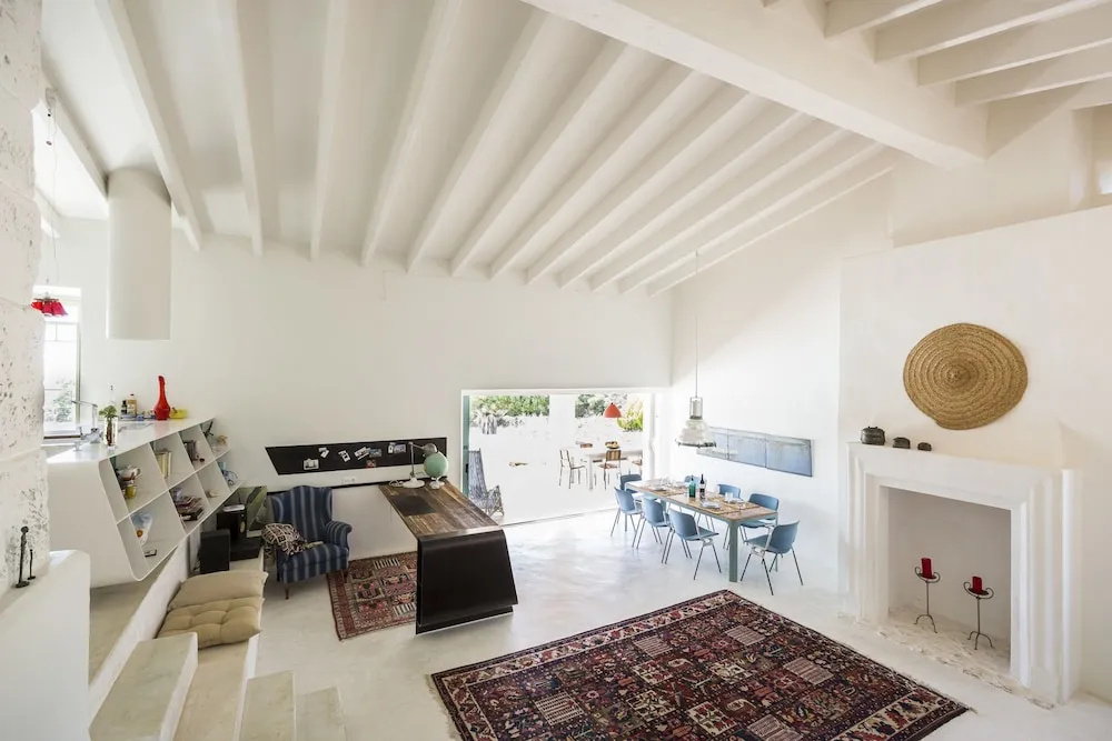 Residence by G Villa Calicant