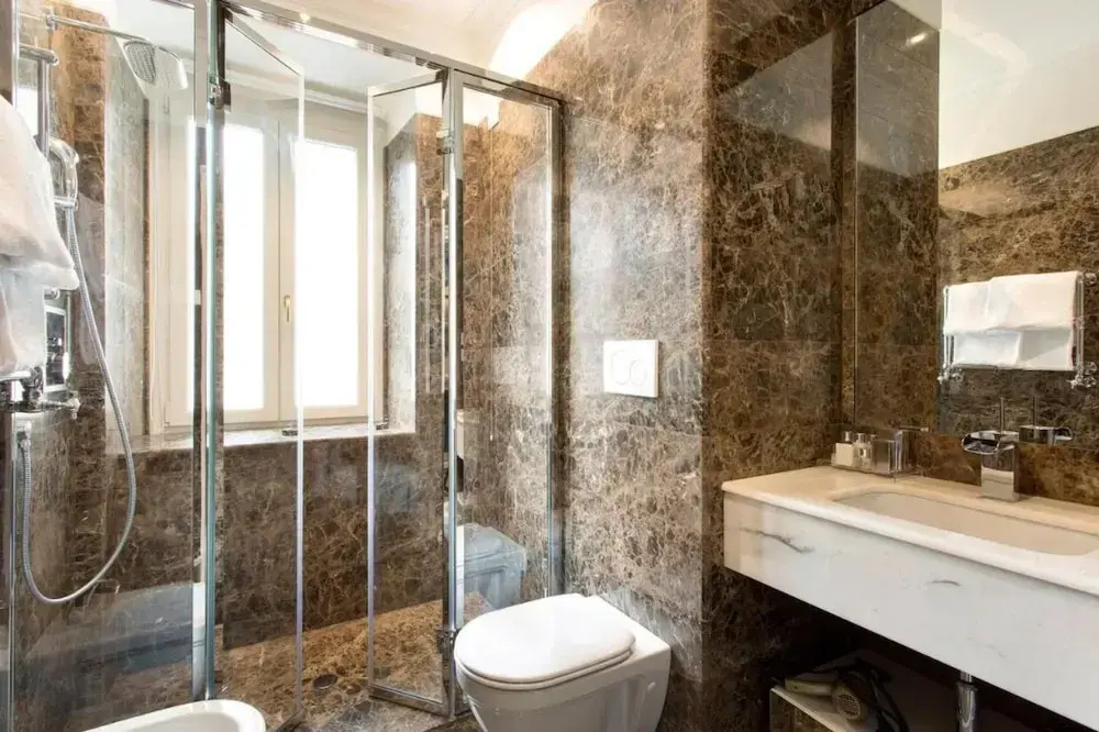 Roof Suite Rome Suitable for 6 Persons