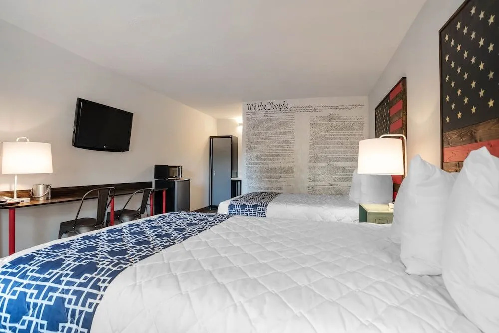 Super 8 by Wyndham Daleville-Fort Novosel