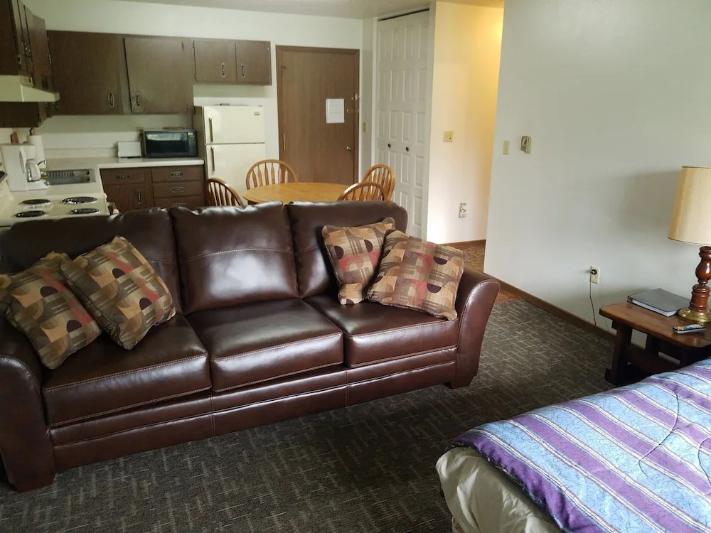 The Pekin Lodge