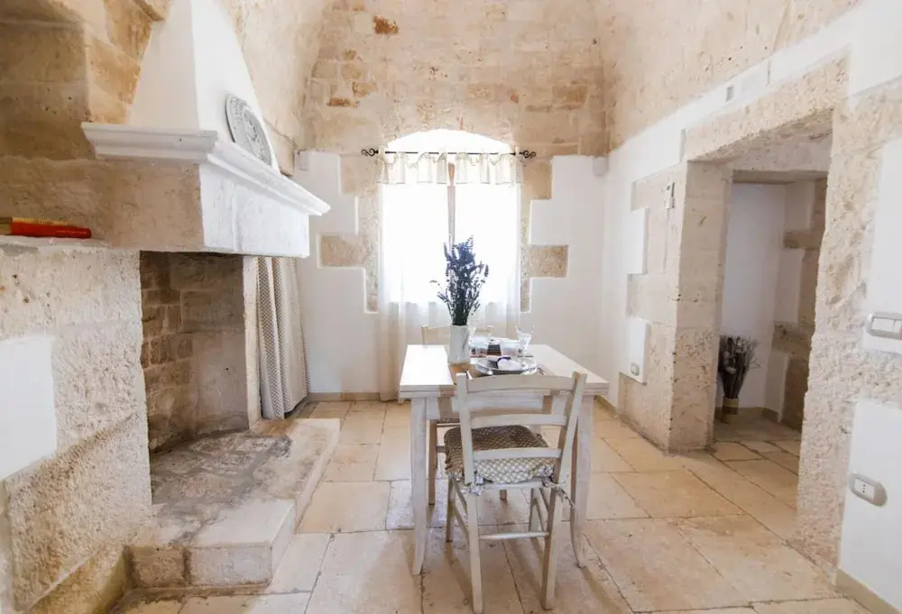 Villa Antica Riconvertita in Dimora di Lusso