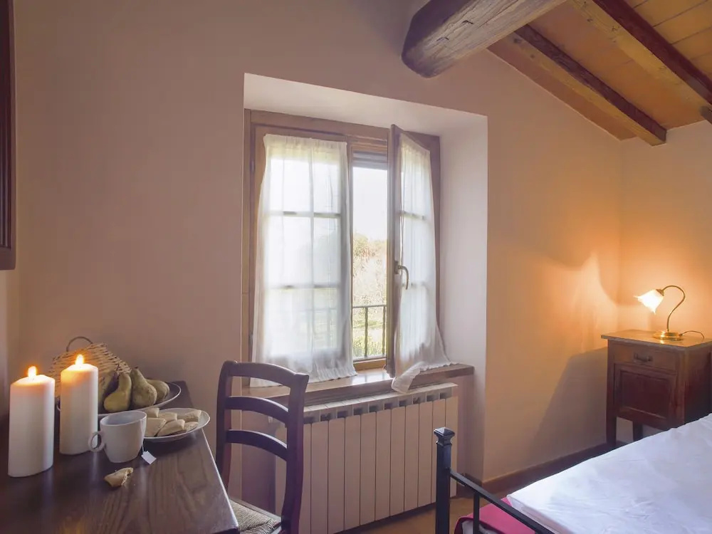 Farmhouse in Campriano With Pool & Wine Tours