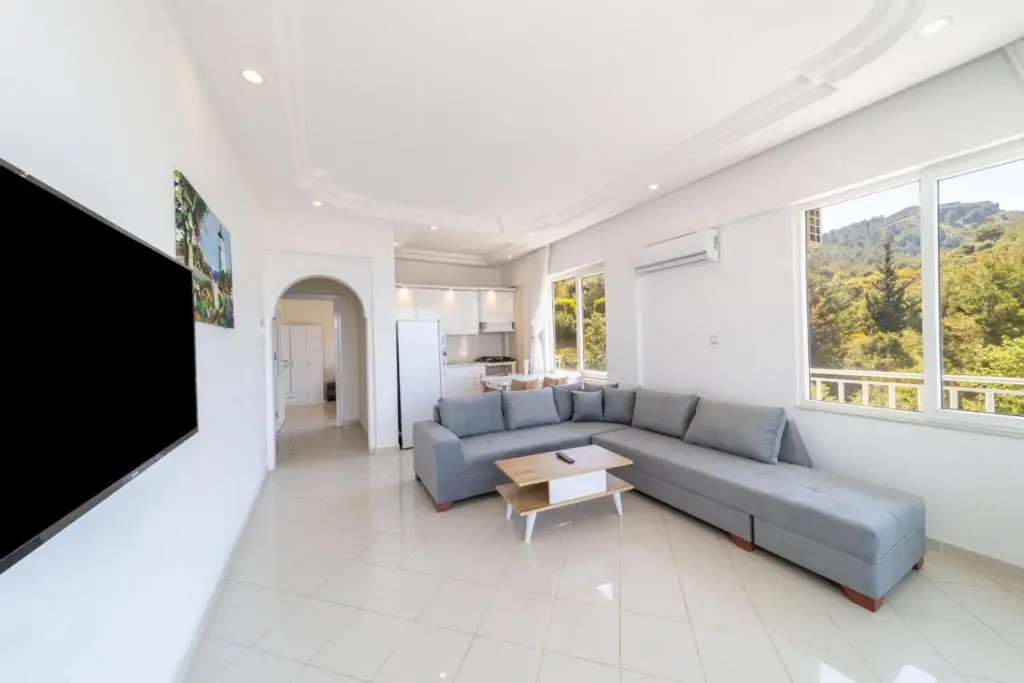 Superb Flat With Nature View and Balcony in Alanya