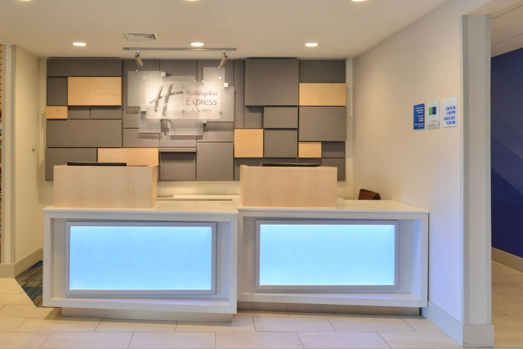 Holiday Inn Express Hotel and Suites Stevens Point by IHG