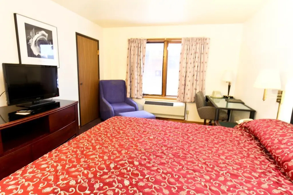 Luck Country Inn