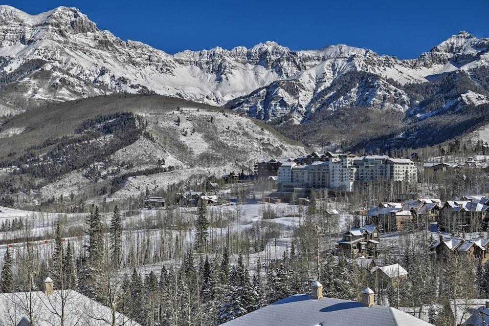 Luxurious Ski-in/ski-out Telluride Mountain Escape