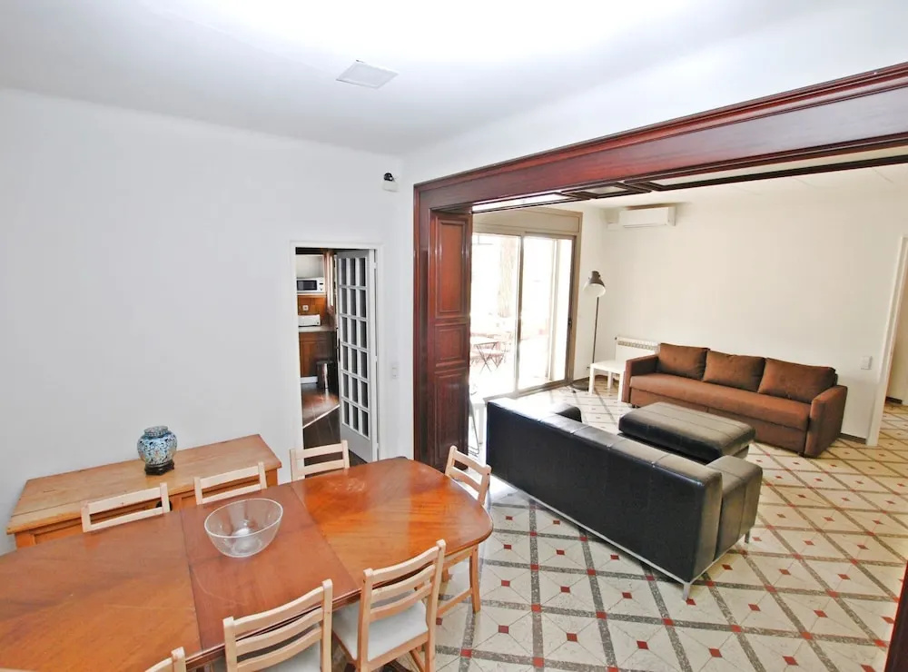 La casa del Pi · La casa del Pi · House in the city, next to Barcelona and beach