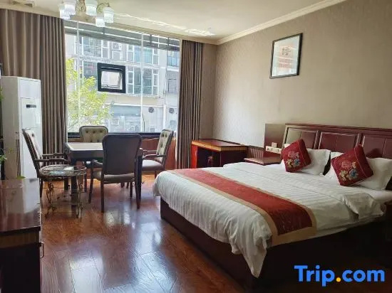 Yilong business hotel