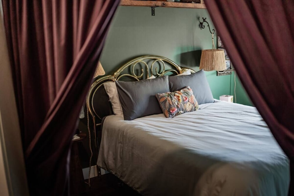 The Atrium - A Boutique Hotel