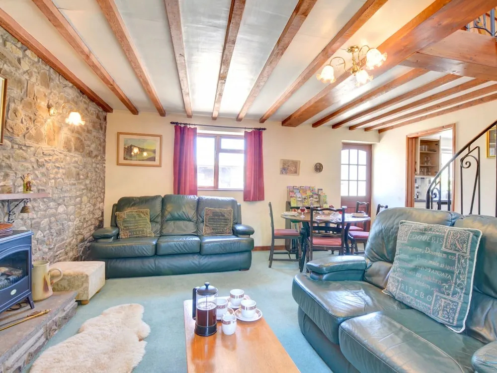 Centrally Located Home near Gardens & Castle of West Wales